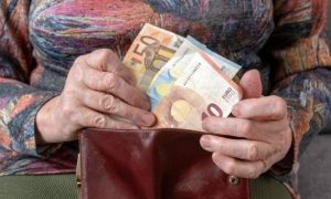 Greek Tax Office Eyes 2.8 million Taxpayers Declaring Low Income
