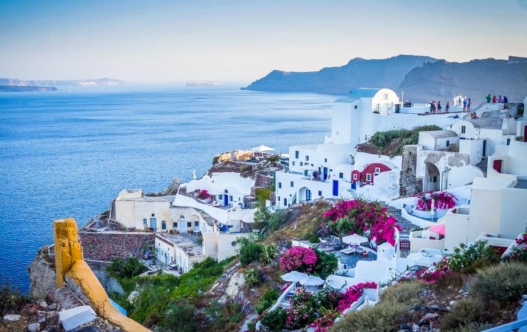 Santorini Air Arrivals Drop 34% in April, Challenges for Cruise Sector Remain after Earthquakes