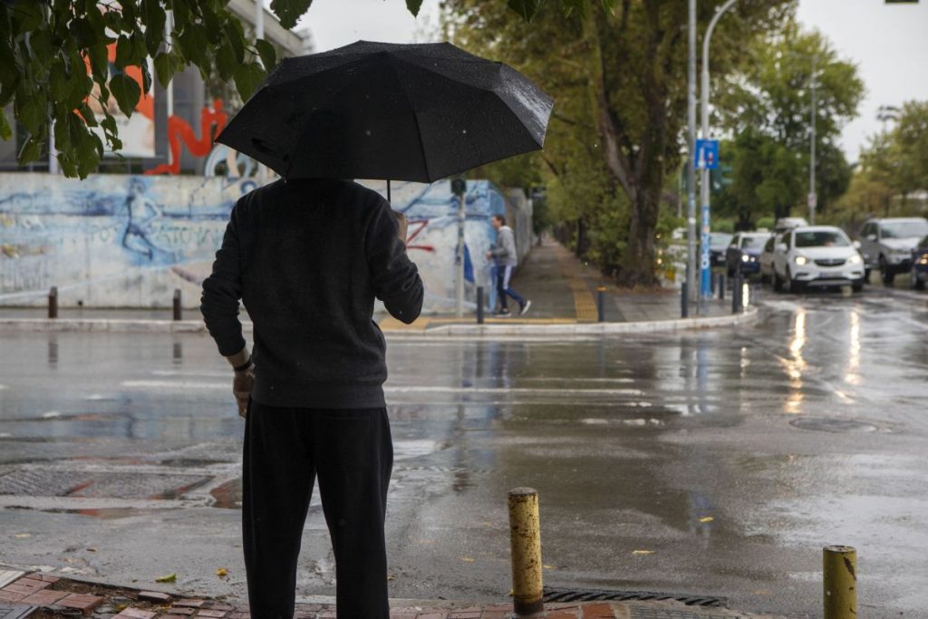 Drop in Temperature and Thunderstorms in Greece