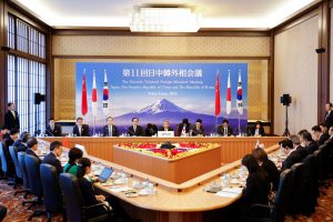 Japan, China, South Korea Hold Trilateral Talks in Tokyo Saturday