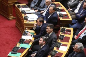 PASOK Pushes for Felony Charges Against Former Ministers Over Tempi Rail Tragedy
