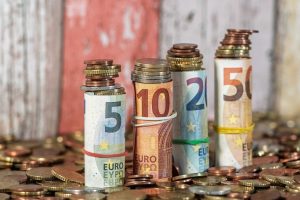 Greece Spent 5.3% of GDP on ‘Ineffective’ Allowances, Study Says