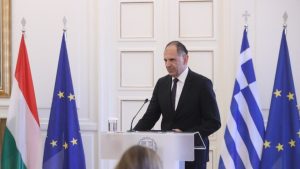 Greece Transfers 16 Greeks Out of Iran to Azerbaijan